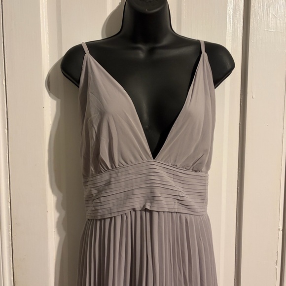 Lulu's Gray Pleated Maxi Dress - Picture 3 of 7